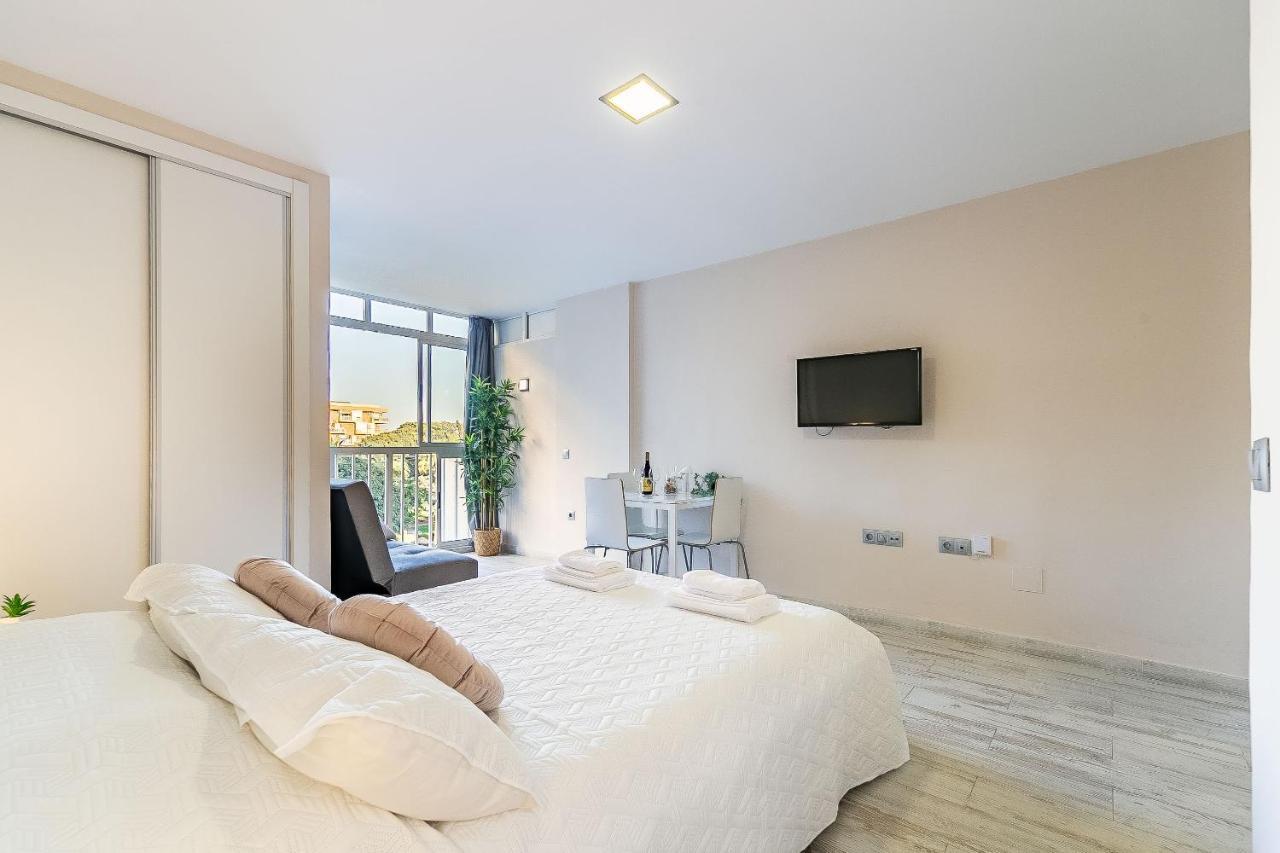 Sun Coast Benalmadena -- Superb Studio With 4 Pools, Gardens & Breakfast 외부 사진