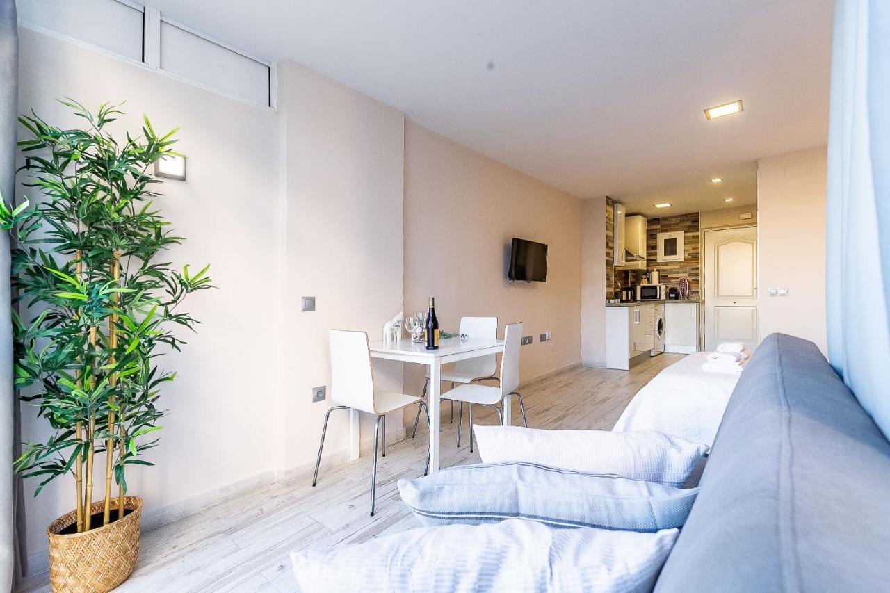 Sun Coast Benalmadena -- Superb Studio With 4 Pools, Gardens & Breakfast 외부 사진