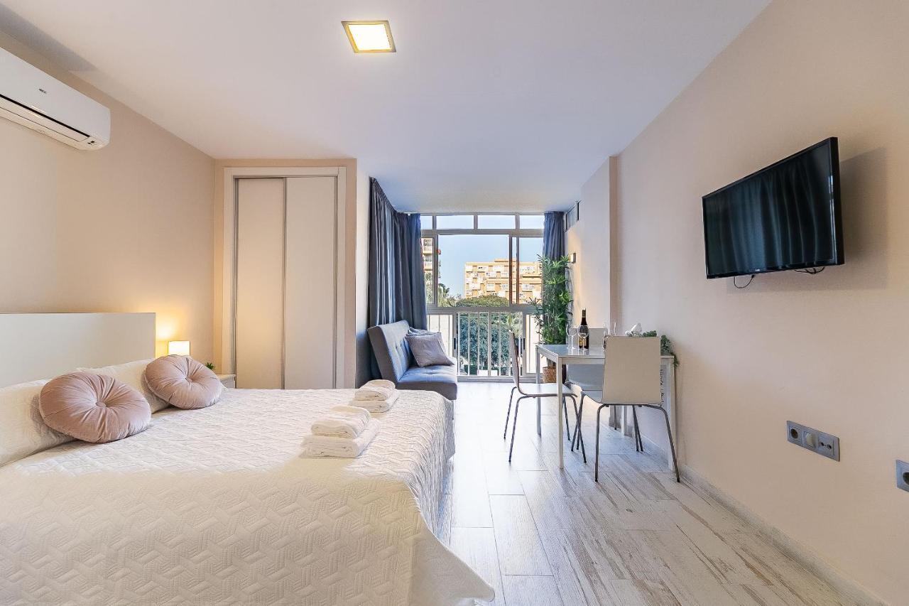 Sun Coast Benalmadena -- Superb Studio With 4 Pools, Gardens & Breakfast 외부 사진