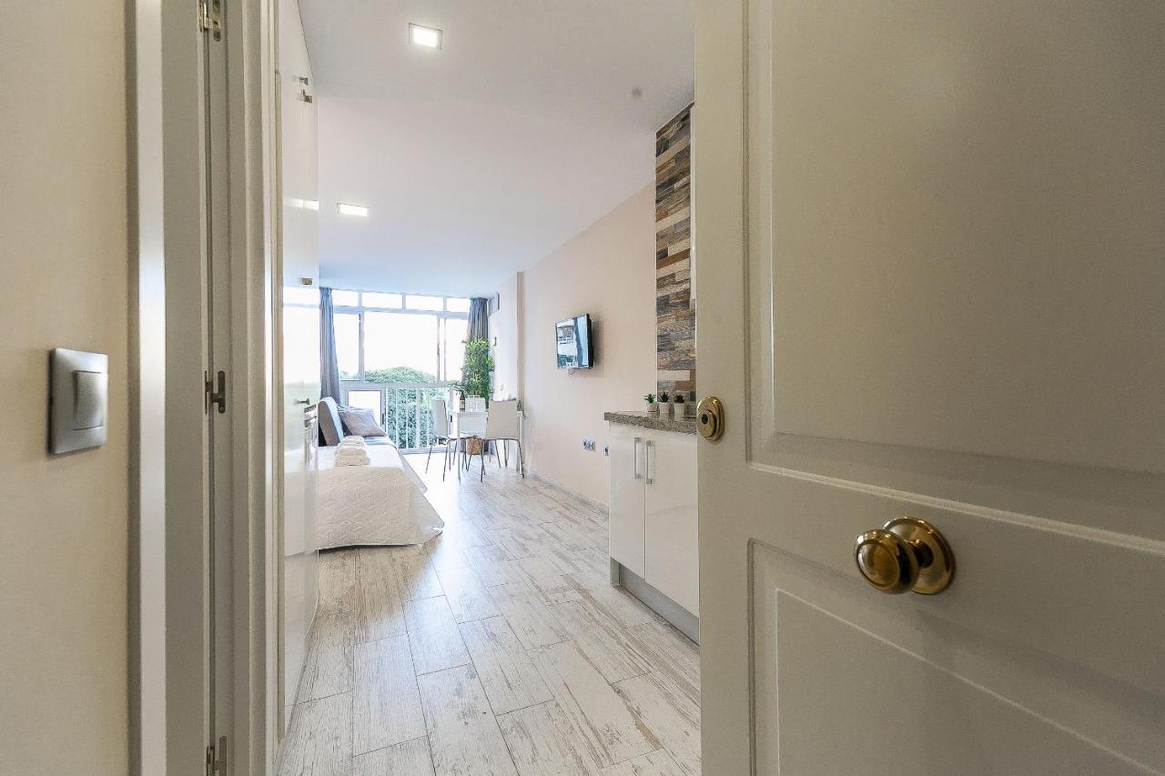 Sun Coast Benalmadena -- Superb Studio With 4 Pools, Gardens & Breakfast 외부 사진
